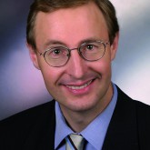 Professor Dr. Markus Enders lehrt Christliche Religionsphilosophie an der Universität Freiburg. Im Interview erklärt er, warum die persönliche Perspektive des Autors im Journalismus so wichtig ist und warum sie unbedingt transparent gemacht werden sollte.