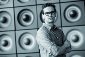 Malte Zeller (38) durchlief nach einem Mediendokumentations-Studium an der HAW Hamburg die Trainee-Ausbildung in den verschiedenen Abteilungen der Spiegel-Dokumentation. Zum 1. Juli übernimmt er die Leitung des Bildverifikationsteams. / Foto: Pilsl